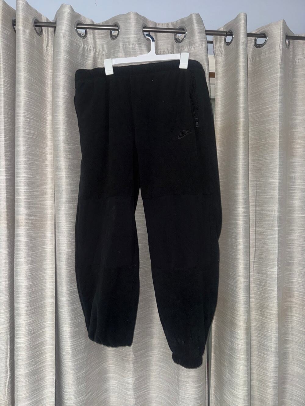Nike fleece joggers in black men's size xl - NEW